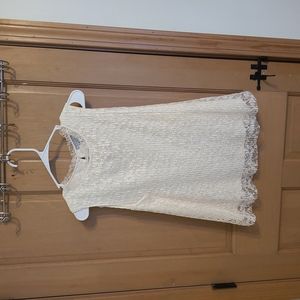 H&M Large Sleeveless Lace Shirt